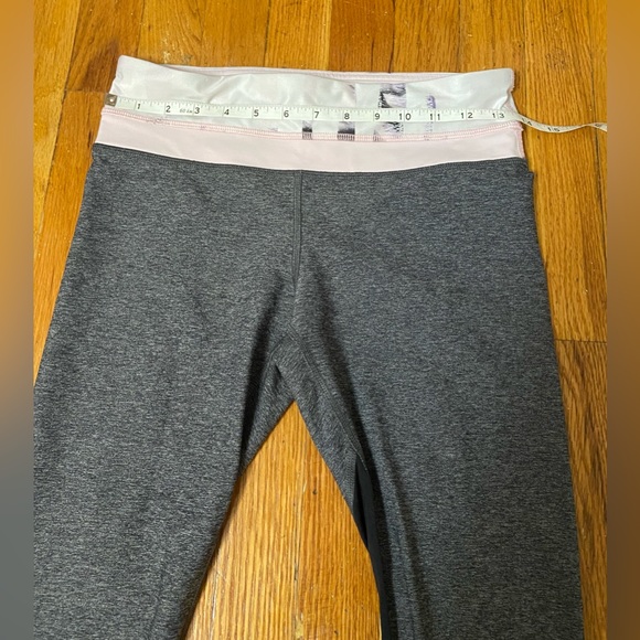 Lululemon Run: Inspire Crop II (Mesh) Size 6 - Picture 8 of 12